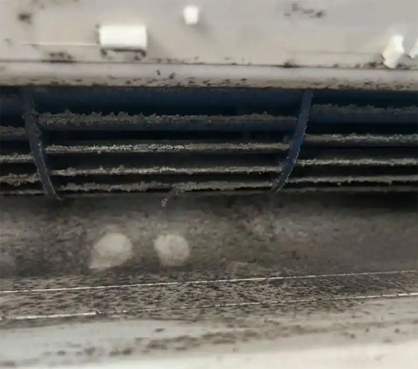 迎泽空调吹的风有股烧焦味是怎么回事